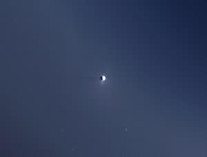 Enceladus uydusunun yakınlaştırılmış hali.